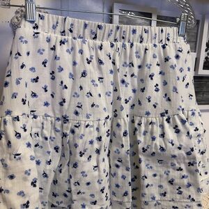 #162 NWT White and Blue Floral Women's Skirt